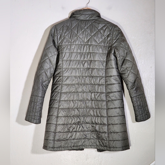 Patagonia Quilted Jacket in Olive Green - Picture 2 of 6